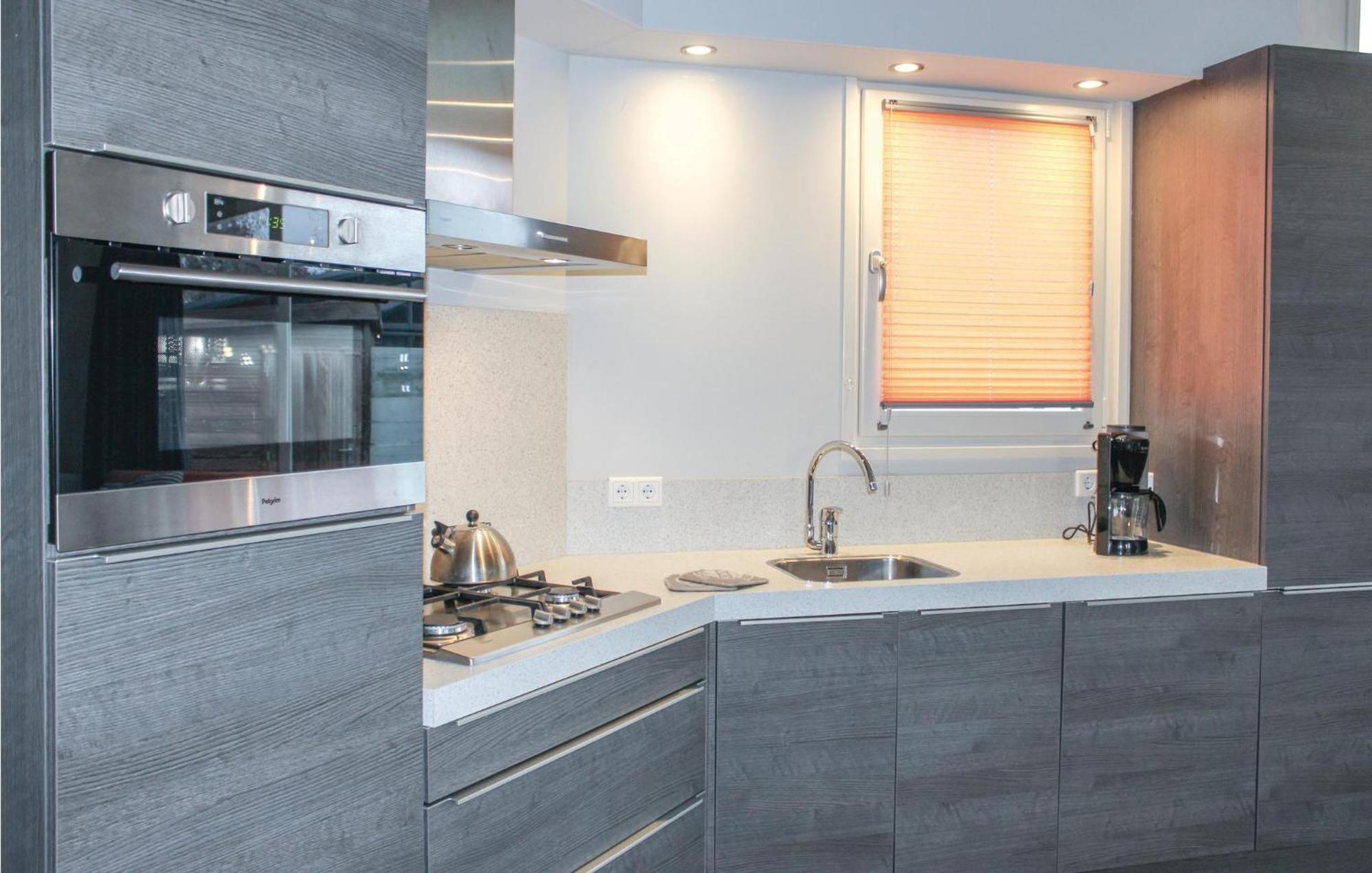 2 Bedroom Awesome Home In Sint-Annaland Екстер'єр фото